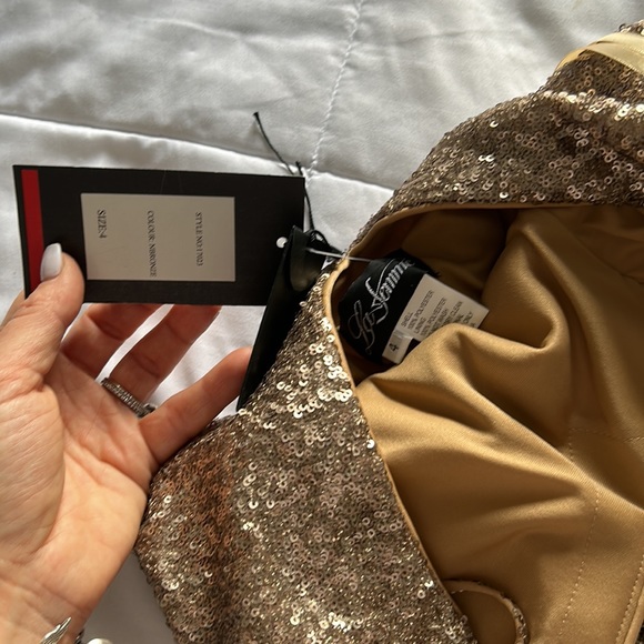 NWT-La femme sequin mini in bronze / rose gold - Picture 4 of 6